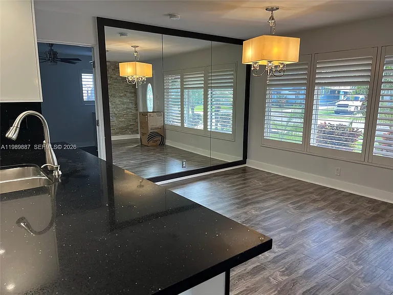 2713 Sherman St — Photo 11