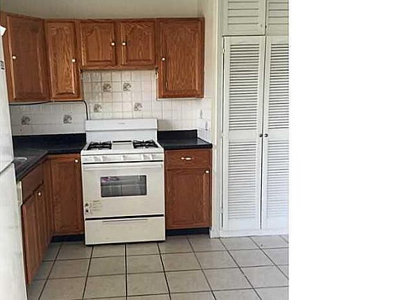 2nd image of 5840 NW 13th St