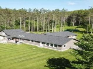 103 Quinibeck Rd, Fairlee, VT 05045