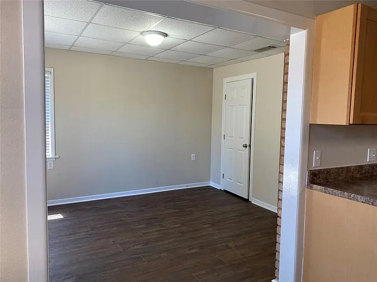 121 Tuna St — Photo 12