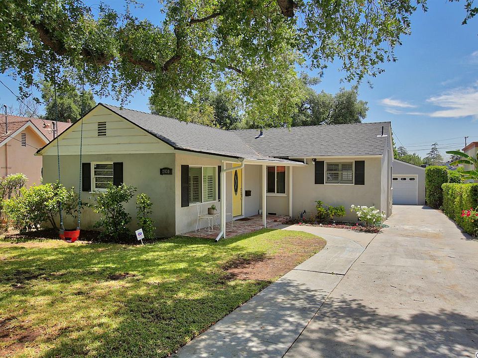 1st image of 2030 Oakwood St