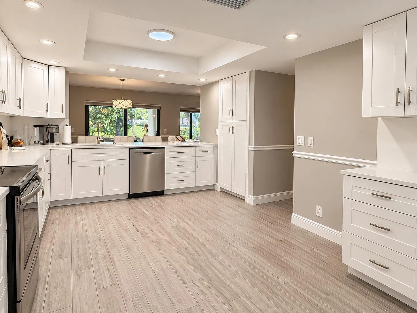 4 bed, 3.0 bath, 2177 sqft, $4,500 — Photo 4