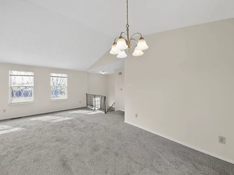 2531 Windsor Village Dr — Photo 6