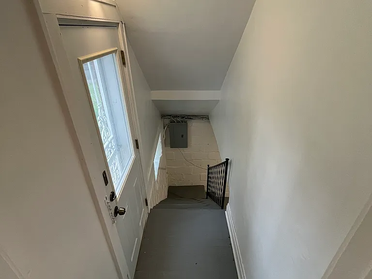 276 Mount Pleasant Rd — Photo 3