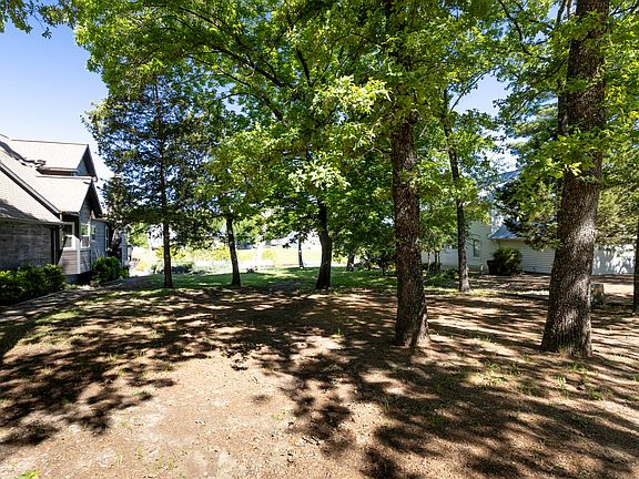 3rd image of 1032 Shoreline Dr