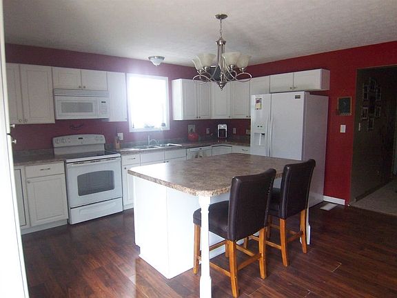 4th image of 226 W Morton St
