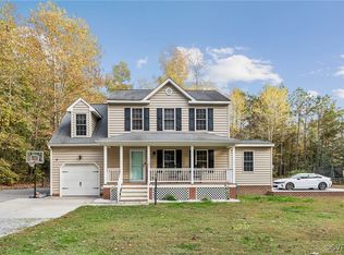 1121 Coachpoint Rd, Hartfield, VA 23071