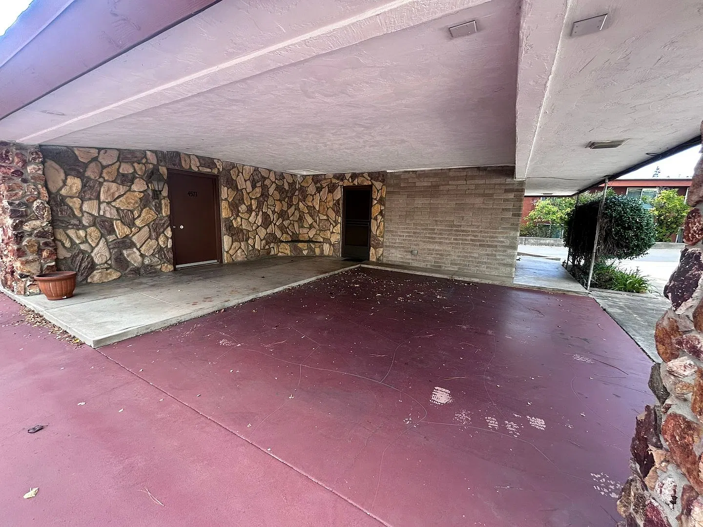 4bed/2 Bath Home Available Now! Near Major Freeways And So Much More! — Photo 4