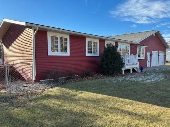 321 Oak St SE, Browns Valley, MN 56219