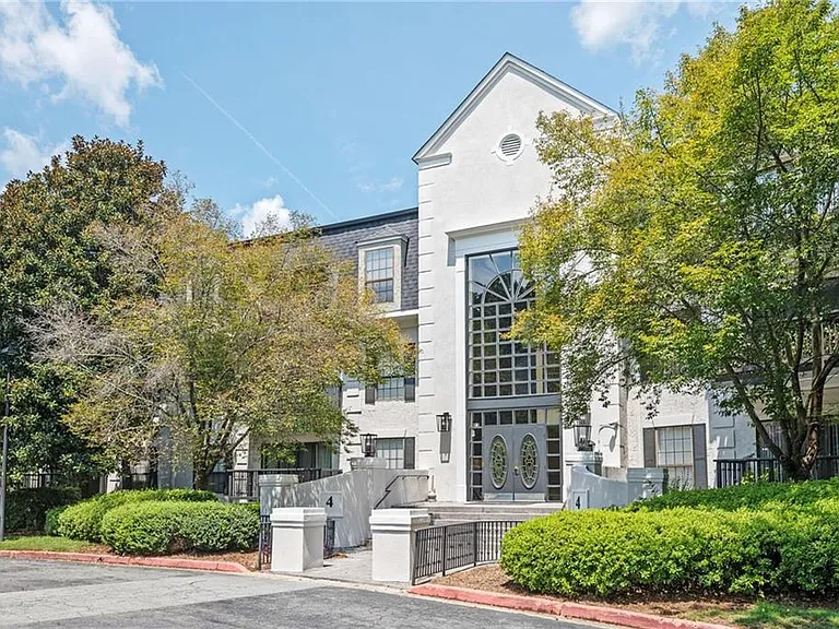 4303 Pine Heights Dr NE #4303 — Photo 1