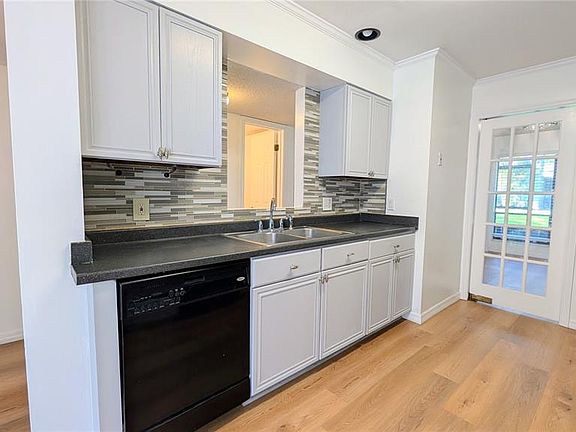 5th image of 4424 DUNWOODY PLACE #13