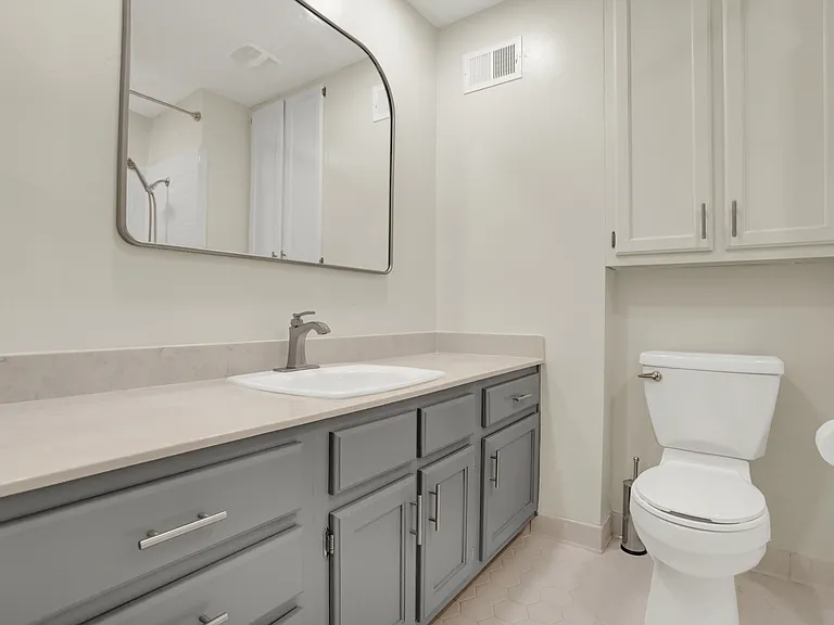 2058 Chatham Cv — Photo 20