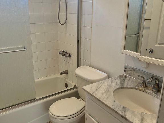5th image of 3707 Kelton Ave