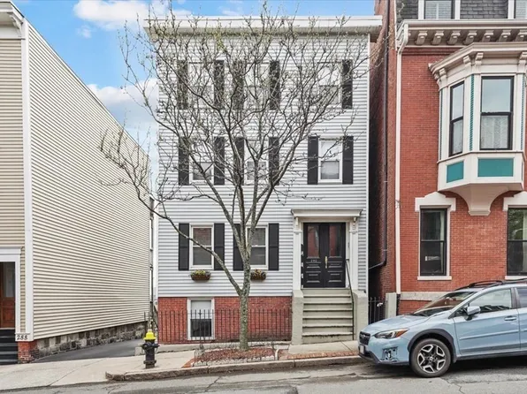 292 Bunker Hill St APT 4, Charlestown, MA 02129