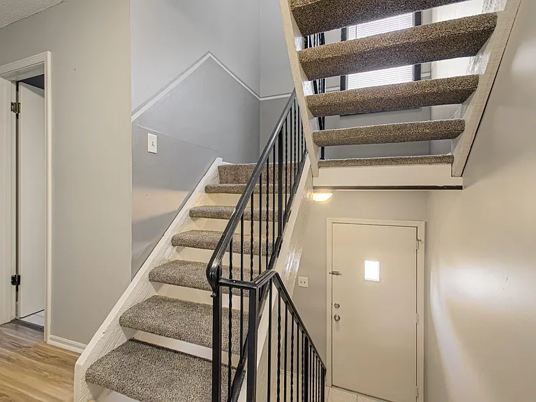 8011 E 130th Ct — Photo 3