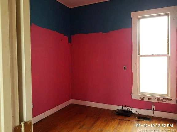 4th image of 309 E Walnut St