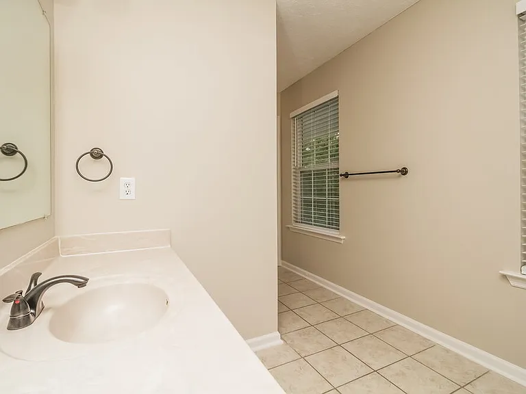 111 Springfield Dr — Photo 13