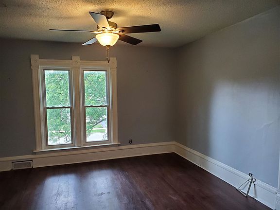 2nd image of 1410 4th Ave