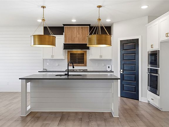 4th image of 1805 Abbott Ln