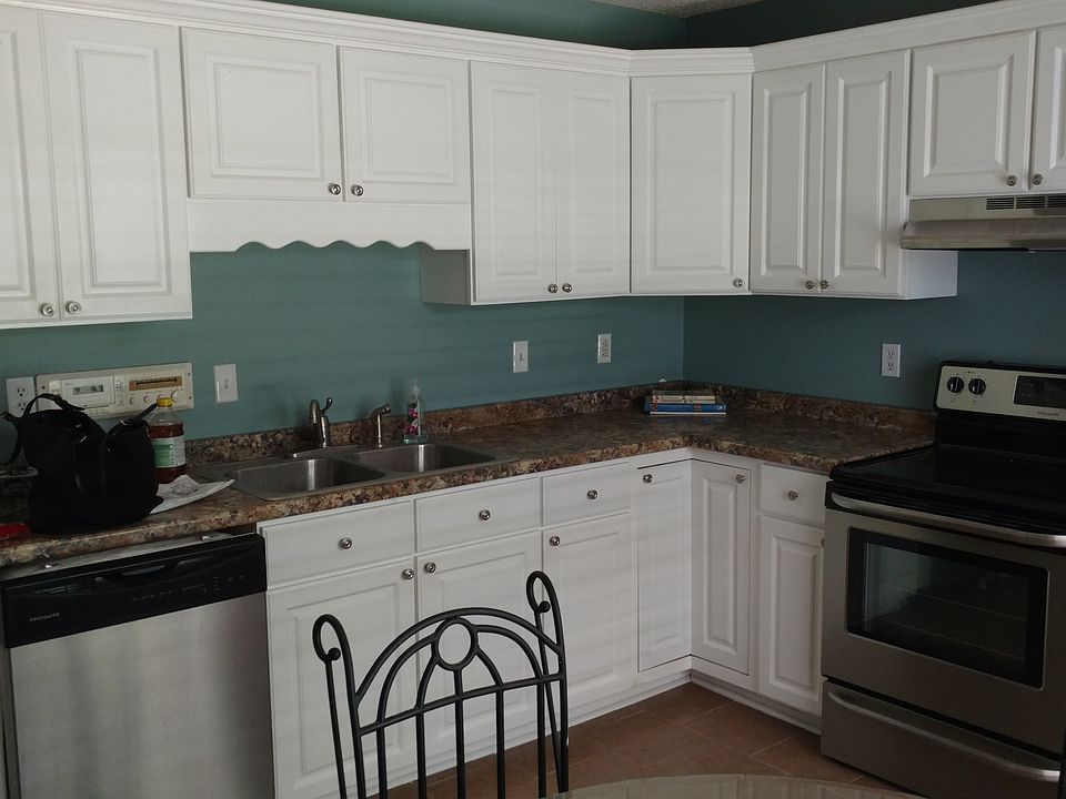 2nd image of 114 Lake Pointe Dr