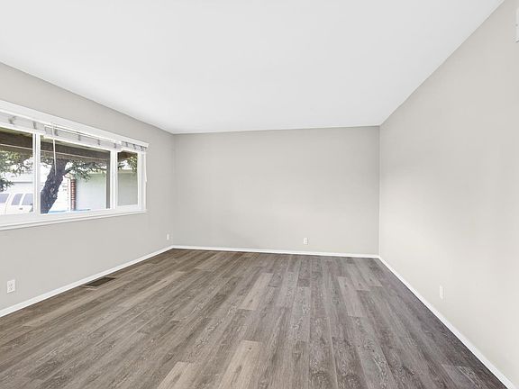 5th image of 2337 Corbin Ln