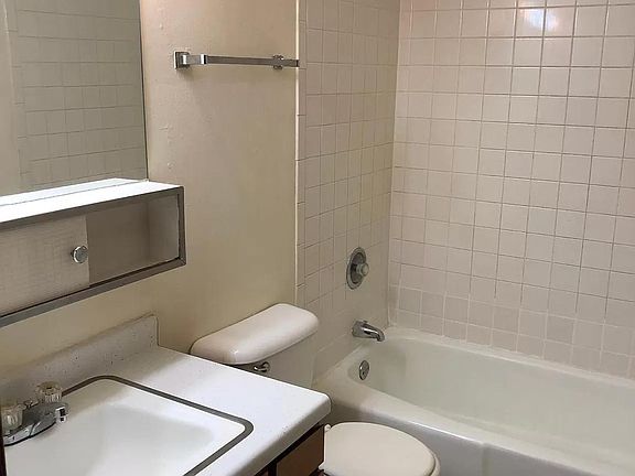 2nd image of 2125 N Elmwood Ave