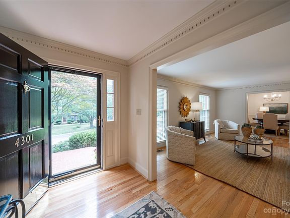 3rd image of 4301 Deepwood Dr