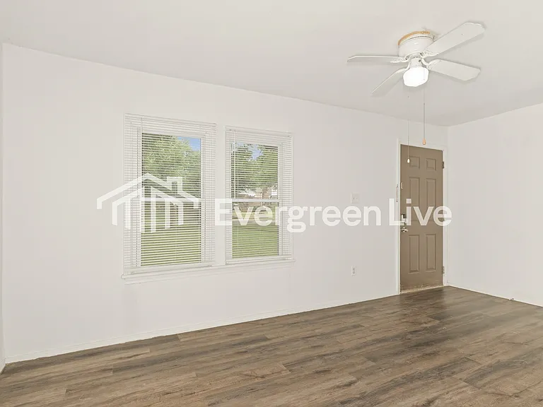 9064 Patrick Dr — Photo 4