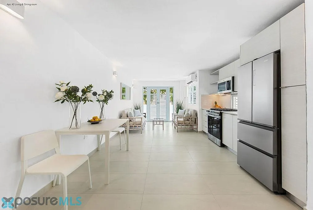 2 bed, 2.0 bath, 819 sqft, $2,500 — Photo 3