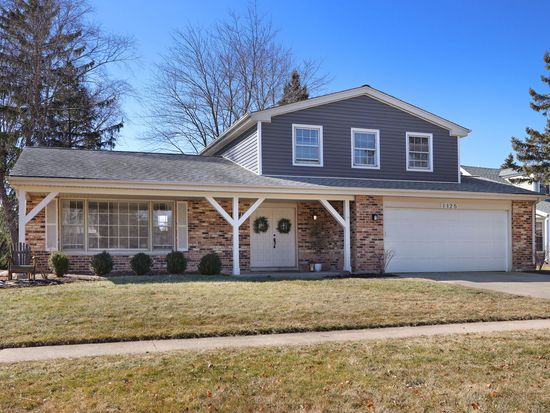 1125 Garfield Ave, Libertyville, IL 60048