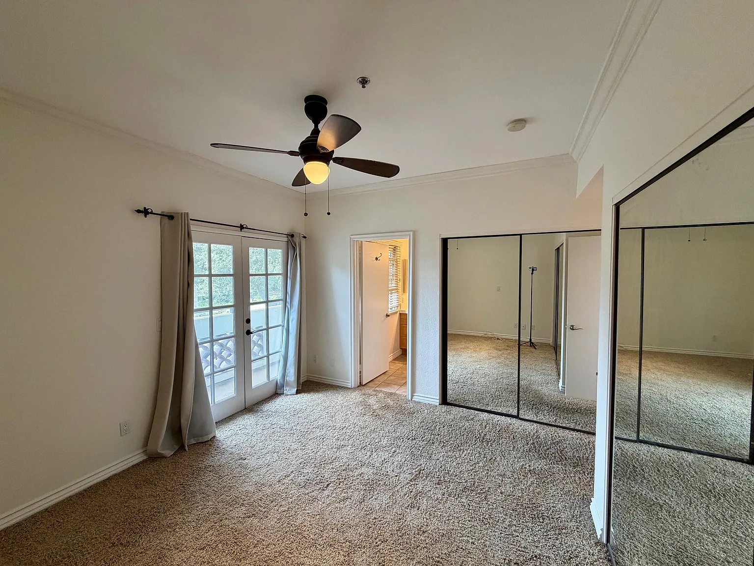 156 S. Oak Knoll Avenue, Unit 201 (719) - 1 — Photo 4