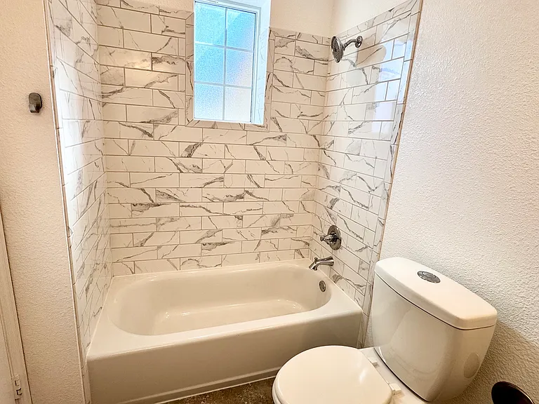 921 Bradleys Bnd — Photo 17