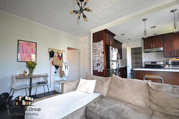 Rented by Bold New York | media 15