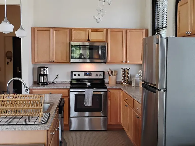 1447 Patterson Loop #103 — Photo 6