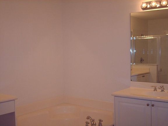 5th image of 1435 Mariposa Cir #14104