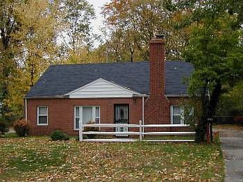 2nd image of 3981 Lancaster Rd