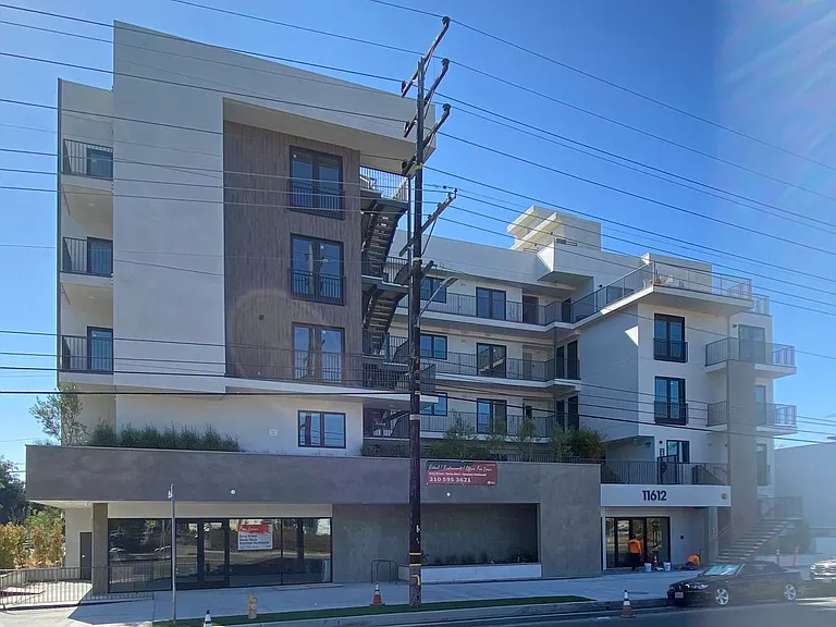 Elegant Building on Culver — Photo 17