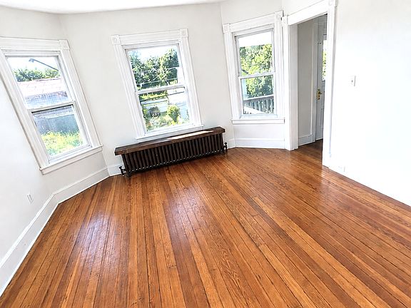 2nd image of 503 Baldwin St #T