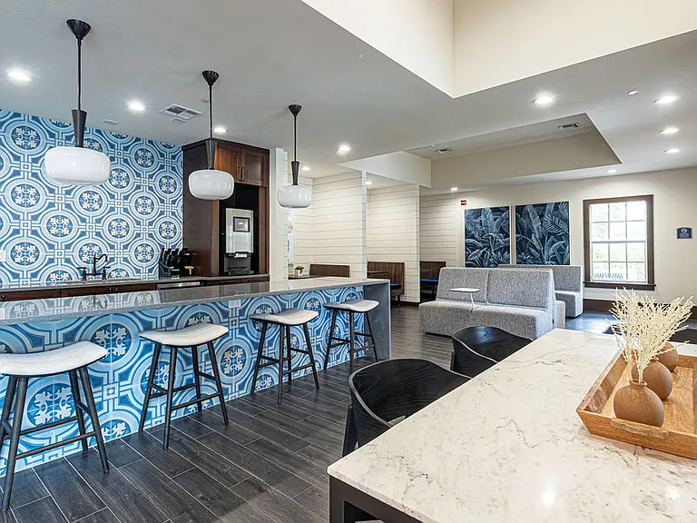 Cortland Portofino Place — Photo 24