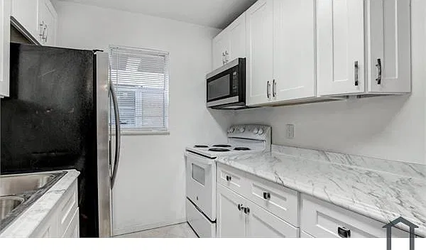 2 bed, 864 sqft, $2,700 — Photo 3