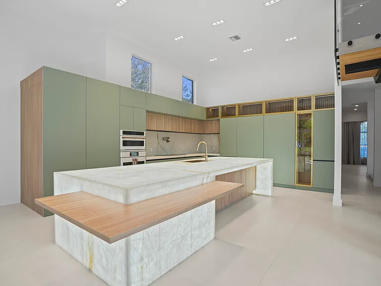 3201 E Stonebrook Cir — Photo 10
