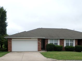 110 W Greenbriar St #A, Nixa, MO 65714