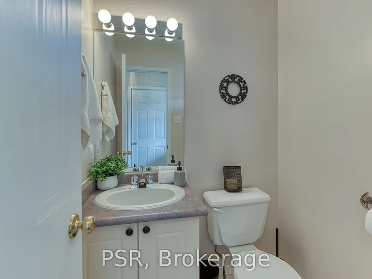 90 Roman Cres — Photo 16