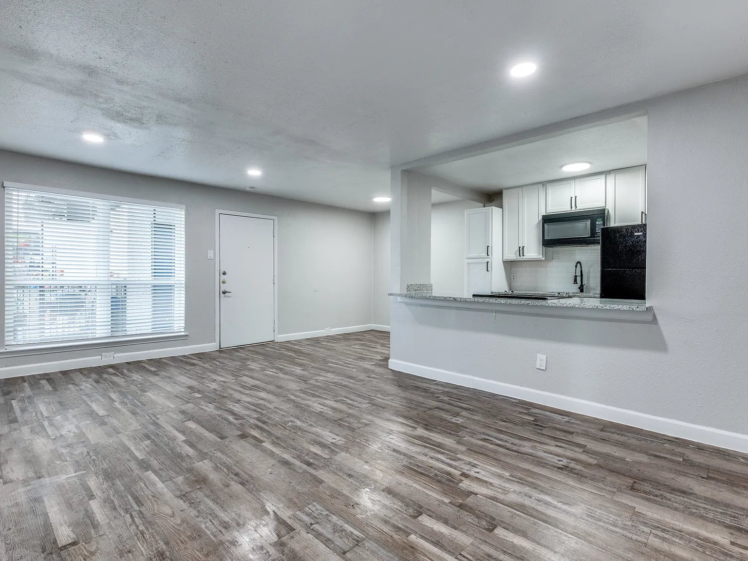 Villa La Paz Apartments — Photo 2