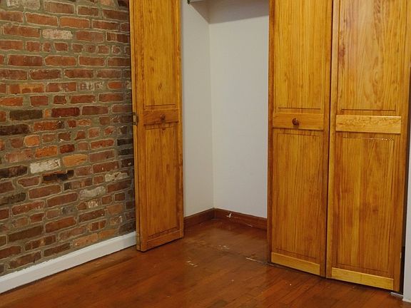 4th image of 5 Cornelia St APT 1C