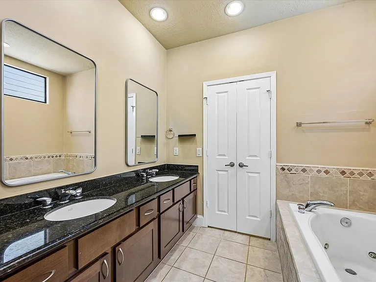 405 Jackson Hill St — Photo 11