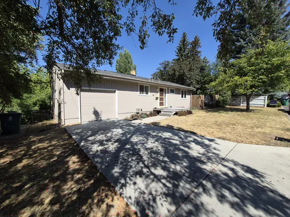 1431 Alpowa Ave, Moscow, ID 83843