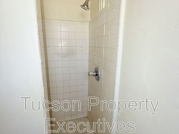 5th image of 3314 E Benson Hwy #5