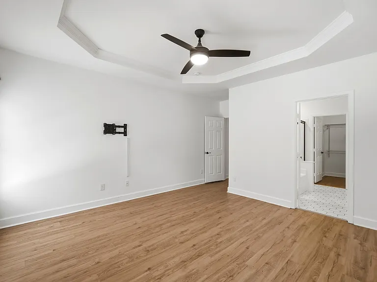 4084 Holly Villa Cir — Photo 21
