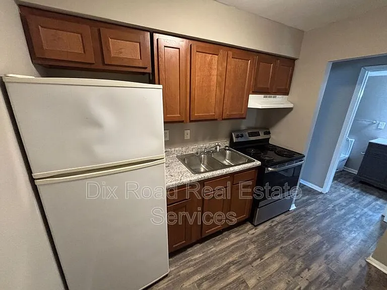 414 Mars Dr #2 — Photo 11